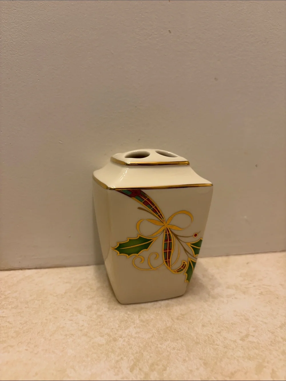 Lenox Holiday Nouveau Ceramic Bath Accessory Set in Ivory and Gold